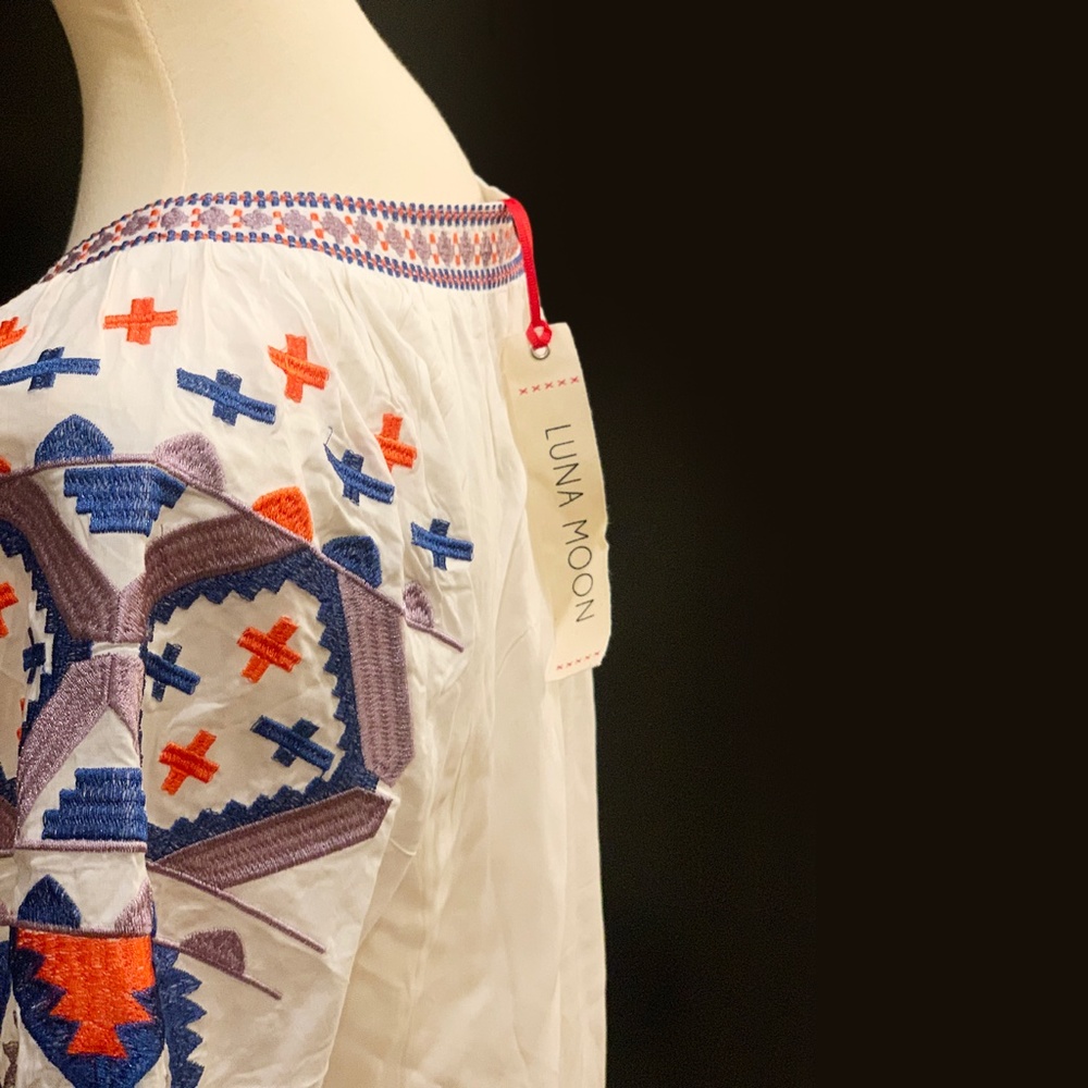 Luna Moon | Embroidered Tunic Blouse | NWT - Picture 4 of 5